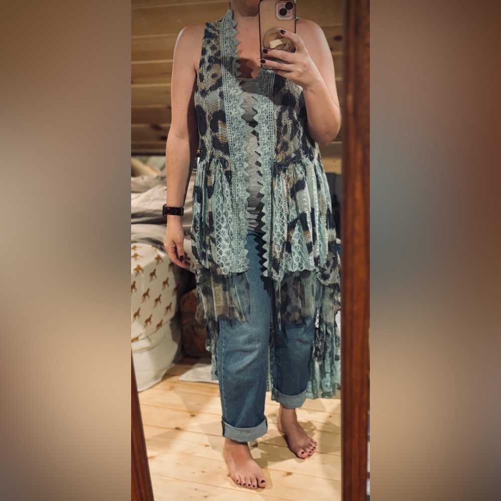 Gorgeous! Origami Leopard Print Sleeveless Tulle Hi-Lo Duster Vest — Price Firm - Picture 9 of 16